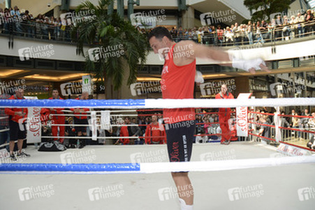 Wladimir Klitschko trainiert im Einkaufszentrum, Oberhausen