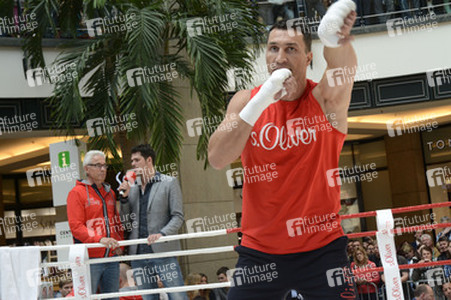 Wladimir Klitschko trainiert im Einkaufszentrum, Oberhausen