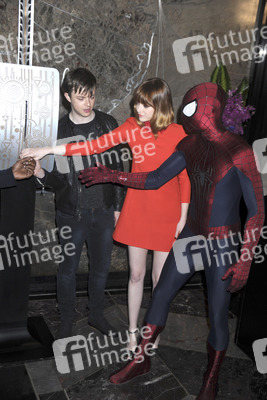 Der 'The Amazing Spider-Man 2' Cast schaltet das Licht im  Empire State Building an, New York