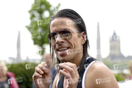 Jorge Gonzalez vor dem Hyat Hotel, Köln