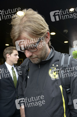Jürgen Klopp verlässt das Hyatt Hotel, Köln