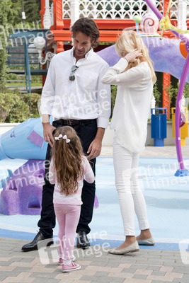 Carlos Moya und Carolina Cerezuela eröffnen das Nickelodeon Land, Madrid