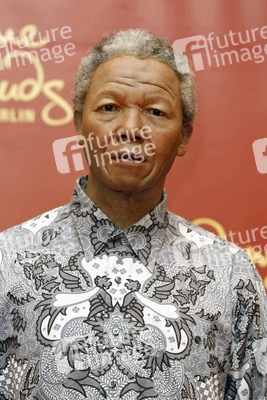 Enhüllung der Wachsfigur von Nelson Mandela,  Berlin