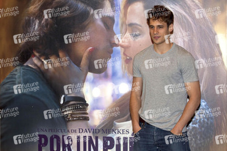 'Por un Punado de Besos' Photocall, Madrid