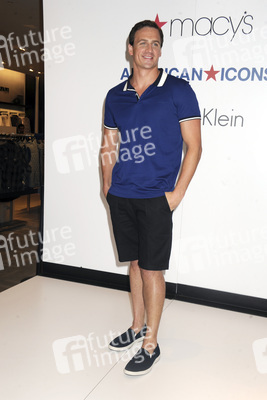 Ryan Lochte und Ireland Baldwin im Macy's Herald Square, New York