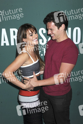 Lea Michele signiert ihr Buch 'Brunette Ambition', New York