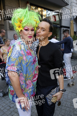 Charity-Event zur Versteigerung von Doreen Steinerts Herz, Berlin