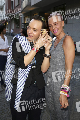 Charity-Event zur Versteigerung von Doreen Steinerts Herz, Berlin