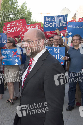 Demonstrationen während der TV-Talksendung 'Wie geht's, Europa?', Berlin