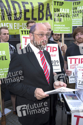 Demonstrationen während der TV-Talksendung 'Wie geht's, Europa?', Berlin