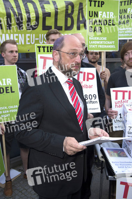 Demonstrationen während der TV-Talksendung 'Wie geht's, Europa?', Berlin