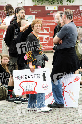 Demonstration gegen Monsanto, TTPI und für Tempelhof