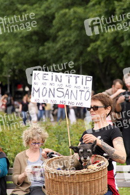 Demonstration gegen Monsanto, TTPI und für Tempelhof
