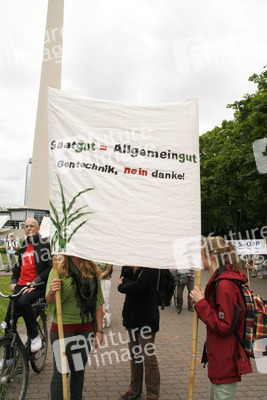 Demonstration gegen Monsanto, TTPI und für Tempelhof