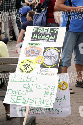 Demonstration gegen Monsanto, TTPI und für Tempelhof