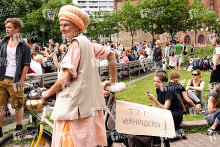 Demonstration gegen Monsanto, TTPI und für Tempelhof