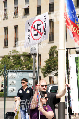 Organisation 'Staatenlos' veranstaltet Friedensdemo, Berlin