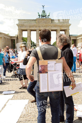 Demo zur Zwangsadoption in der DDR, Berlin