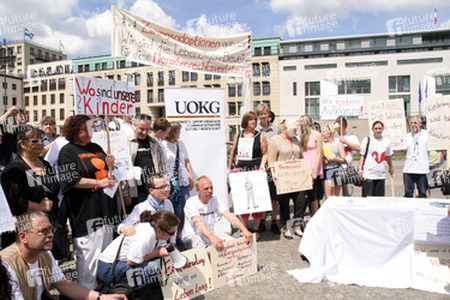 Demo zur Zwangsadoption in der DDR, Berlin