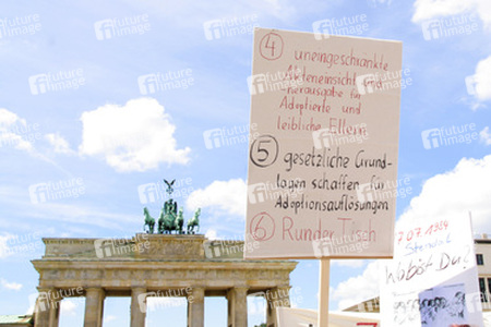 Demo zur Zwangsadoption in der DDR, Berlin