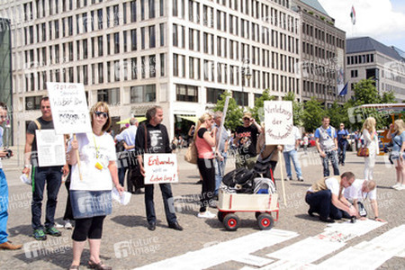 Demo zur Zwangsadoption in der DDR, Berlin
