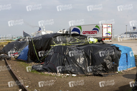 Flüchtlinge im Flüchtlingslager in Calais