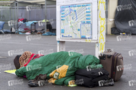 Flüchtlinge im Flüchtlingslager in Calais