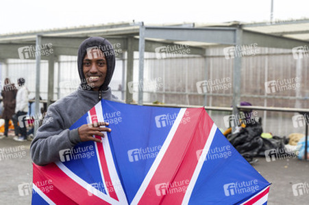 Flüchtlinge im Flüchtlingslager in Calais