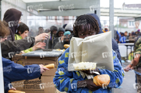 Flüchtlinge im Flüchtlingslager in Calais