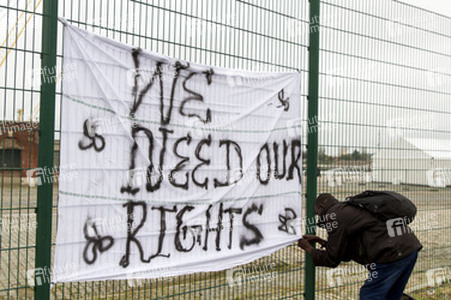 Flüchtlinge im Flüchtlingslager in Calais