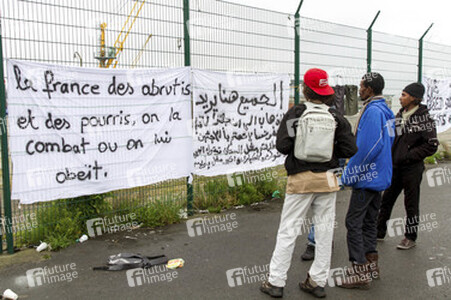 Flüchtlinge im Flüchtlingslager in Calais
