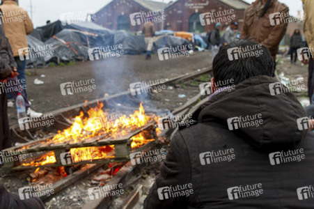 Flüchtlinge im Flüchtlingslager in Calais