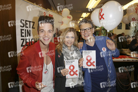 DKMS-Registrierungs- und Informationsstand zum World Blood Cancer Day, Berlin