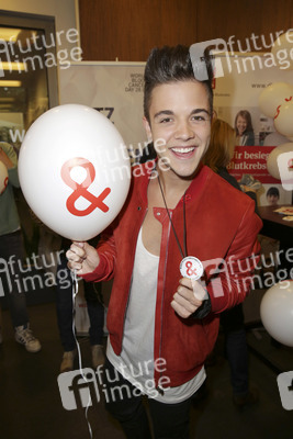 DKMS-Registrierungs- und Informationsstand zum World Blood Cancer Day, Berlin