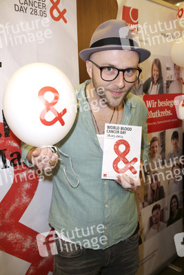 DKMS-Registrierungs- und Informationsstand zum World Blood Cancer Day, Berlin