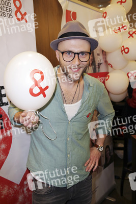 DKMS-Registrierungs- und Informationsstand zum World Blood Cancer Day, Berlin
