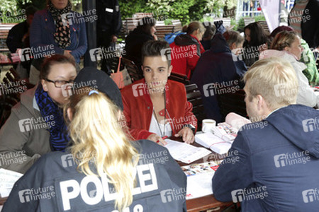 DKMS-Registrierungs- und Informationsstand zum World Blood Cancer Day, Berlin