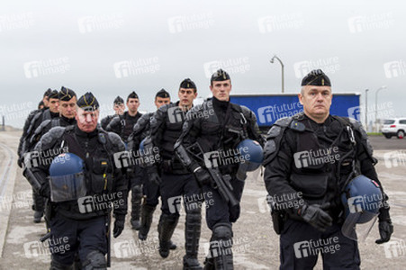 Französische Polizei räumt Flüchtlingslager bei Calais