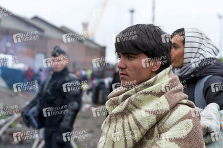 Französische Polizei räumt Flüchtlingslager bei Calais