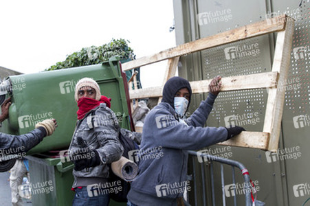 Französische Polizei räumt Flüchtlingslager bei Calais