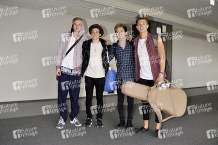Tristan Evans, Bradley Simpson, Connor Ball, James McVey (The Vamps)