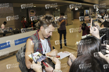 The Vamps Arrive In Tokyo