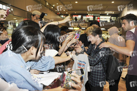 The Vamps Arrive In Tokyo