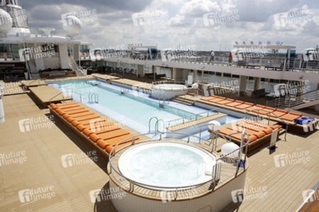 'Mein Schiff 3' Schiffsrundgang, Hamburg