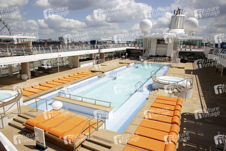 'Mein Schiff 3' Schiffsrundgang, Hamburg