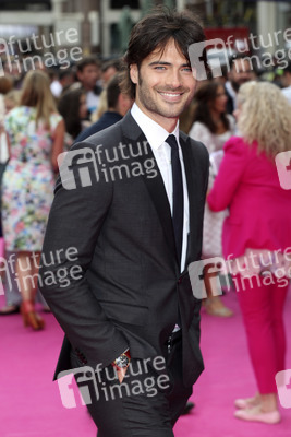 'Walking on Sunshine' Premiere, London
