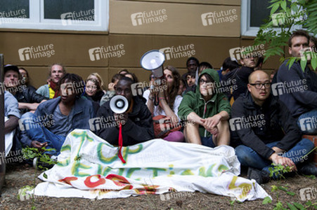 Demo '§ 23 United Neighbours - wir bleiben alle!', Berlin