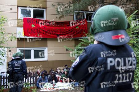 Demo '§ 23 United Neighbours - wir bleiben alle!', Berlin