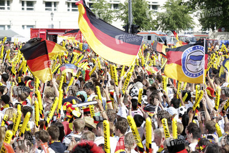WM-Fanmeile vor dem Spiel Deutschland gegen Portugal, Berlin