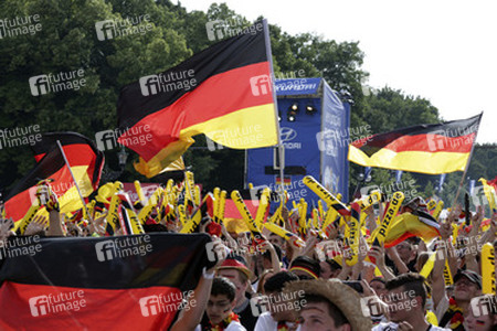 WM-Fanmeile vor dem Spiel Deutschland gegen Portugal, Berlin
